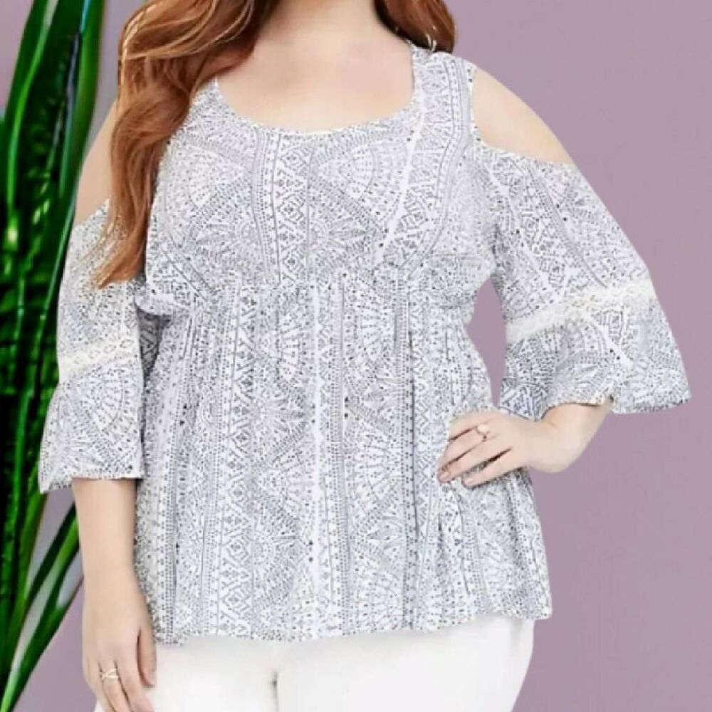 Torrid Ivory Blue Geo Dot Cold Shoulder Bell Sleeves Blouse Plus 1X